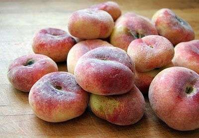 Peach sorte Inzhirny